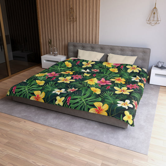 "Lush tropical duvet cover with bold botanical prints – lightweight microfiber bedding for vibrant summer bedroom decor"